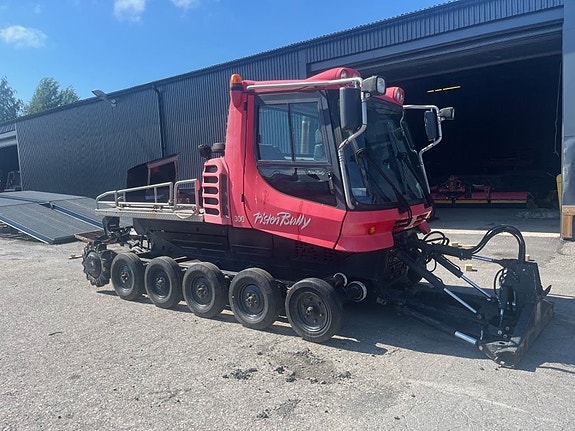 Pistenbully 300 Pistmaskin / Pistmaskiner