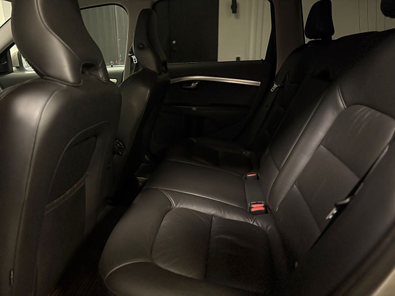 Volvo V70 8 of 20