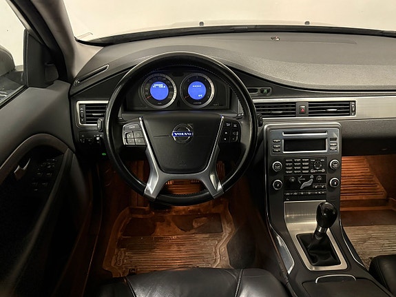 Volvo V70 12 of 20