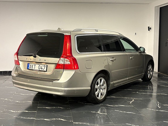 Volvo V70 4 of 20