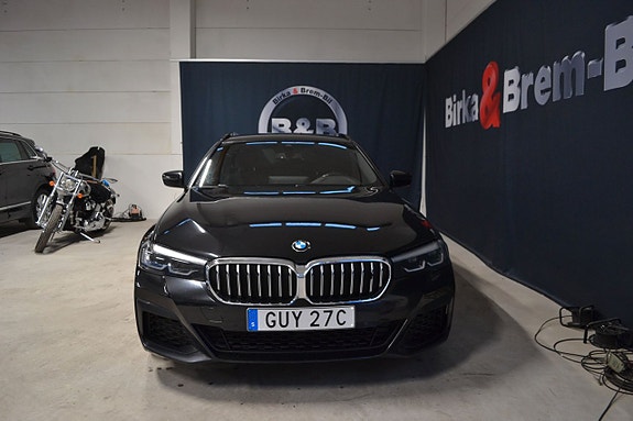 BMW 520d 4 of 5
