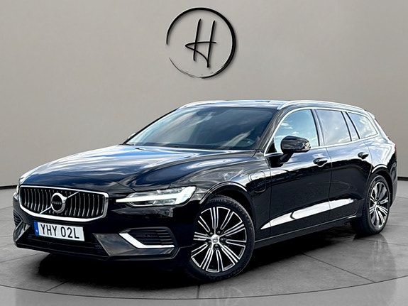 Volvo V60 2 of 5
