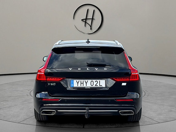 Volvo V60 4 of 5