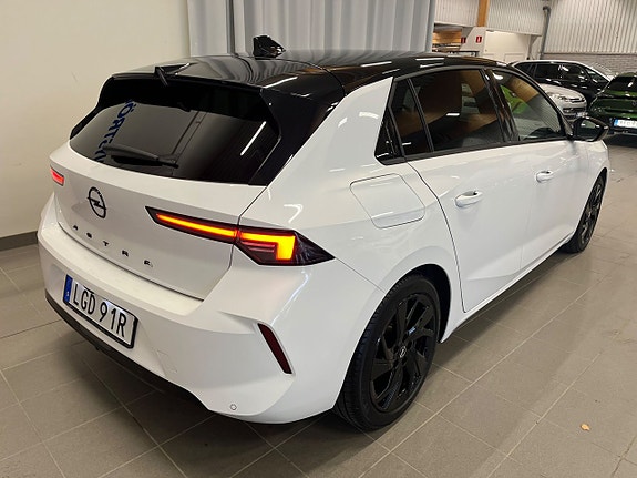 Opel Astra 3 of 5