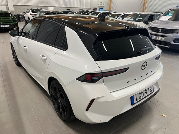 Opel Astra 4 of 5