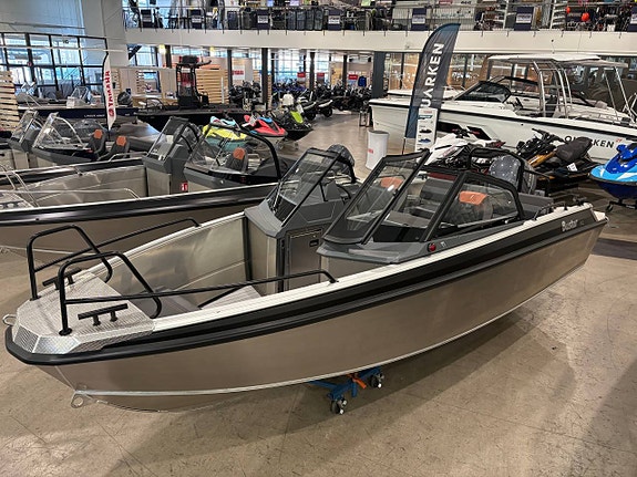 Nya Buster XL 2025 BLACK EDITION ink. Yamaha F115 2025