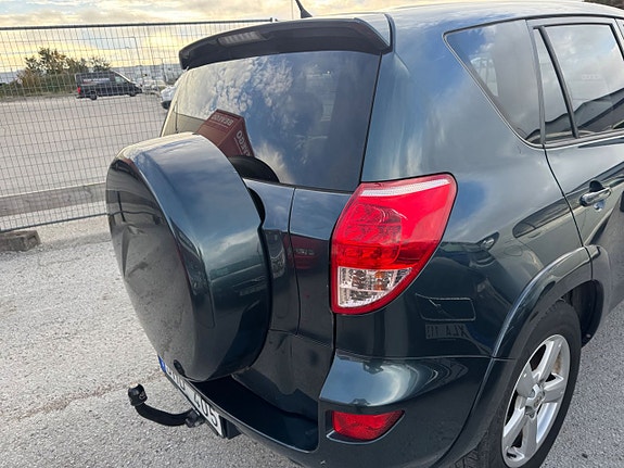 Toyota RAV4 25 of 27