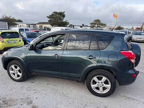 Toyota RAV4 23 of 27