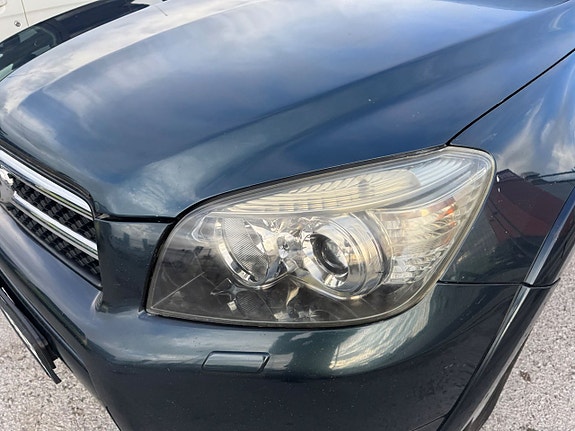 Toyota RAV4 26 of 27