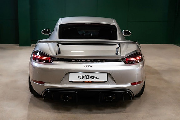 Porsche Cayman GT4 6 of 23