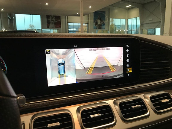 Mercedes-Benz GLE350 e 9 of 17
