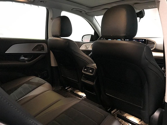 Mercedes-Benz GLE350 e 16 of 17