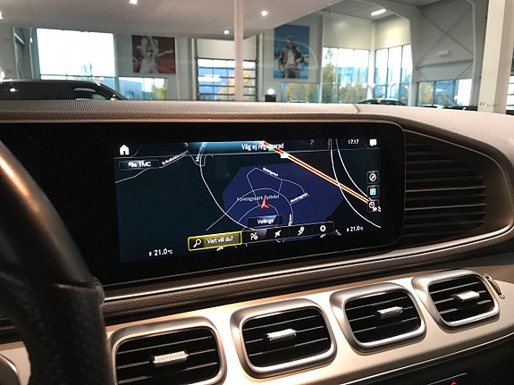 Mercedes-Benz GLE350 e 11 of 17