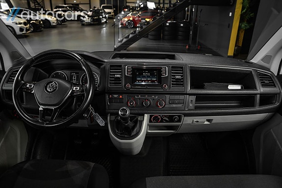 Volkswagen Transporter 16 of 27