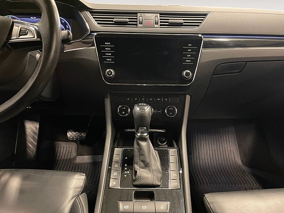 Skoda Superb 13 of 27