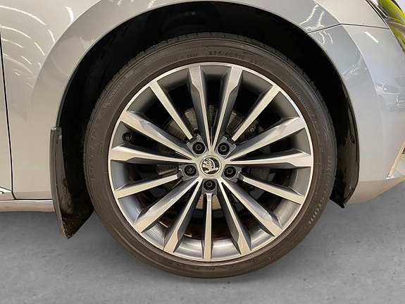 Skoda Superb 10 of 27