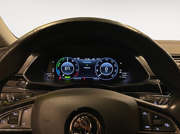 Skoda Superb 14 of 27