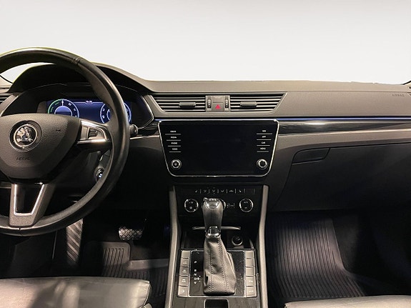 Skoda Superb 12 of 27