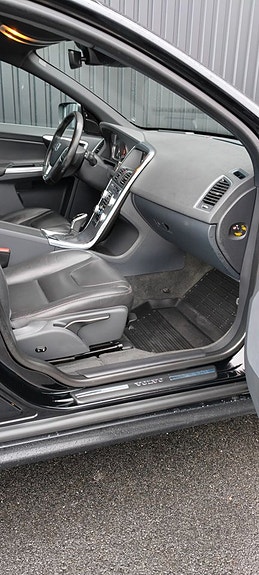 Volvo XC60 8 of 18