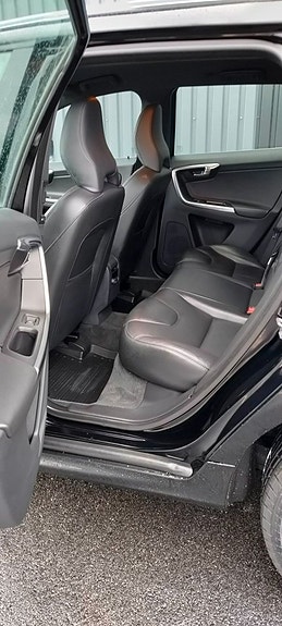 Volvo XC60 7 of 18