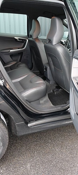 Volvo XC60 9 of 18