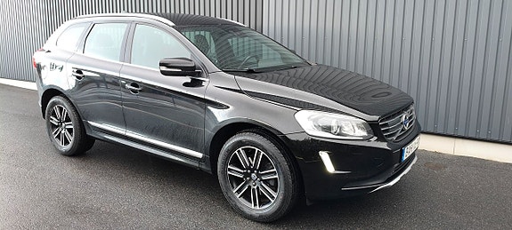 Volvo XC60 3 of 5