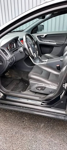 Volvo XC60 6 of 18