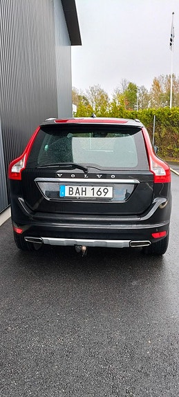 Volvo XC60 13 of 18