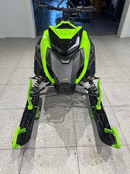 Arctic Cat M 600 Catalyst 2 of 5