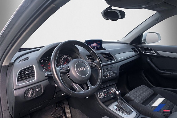 Audi Q3 4 of 5