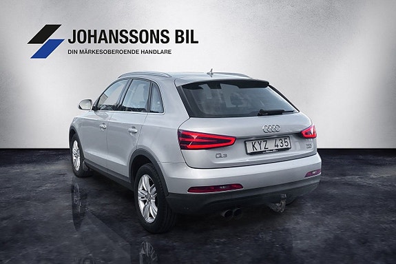 Audi Q3 3 of 5
