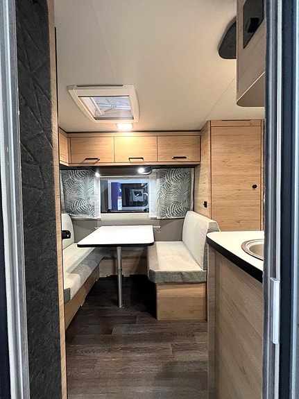 Weinsberg CaraOne 390 QD 3 of 5