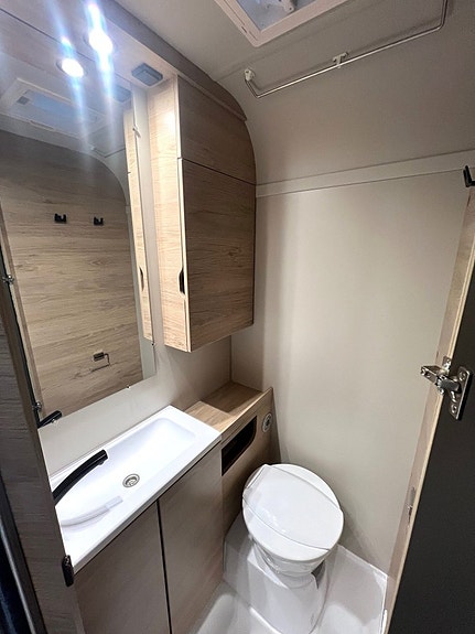 Weinsberg CaraOne 390 QD 8 of 9