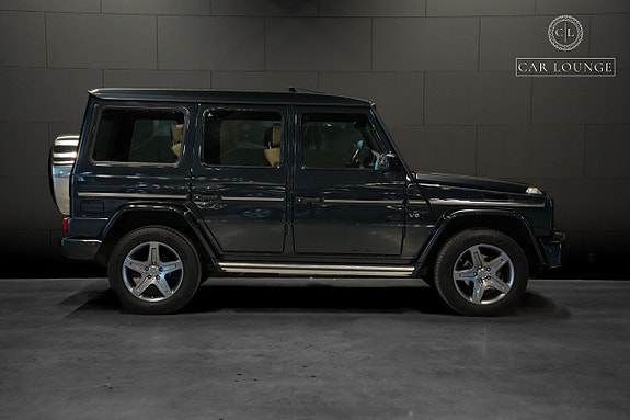 Mercedes-Benz G500 2 of 5