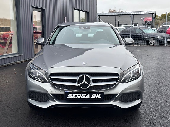 Mercedes-Benz C220 d 3 of 5