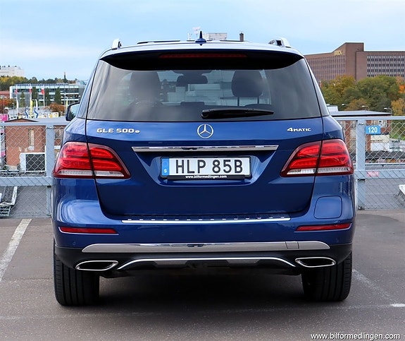 Mercedes-Benz GLE500 e 21 of 23