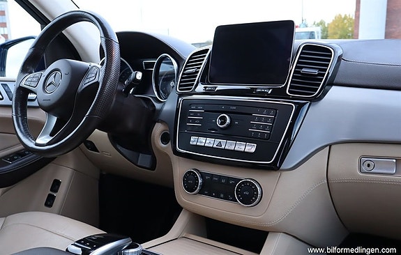 Mercedes-Benz GLE500 e 8 of 23