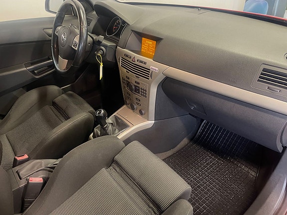 Opel Astra 9 of 11