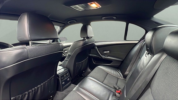 BMW 530i 12 of 24