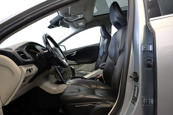 Volvo V40 14 of 21