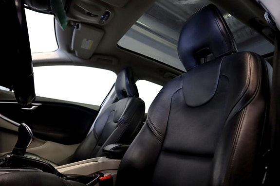 Volvo V40 16 of 21