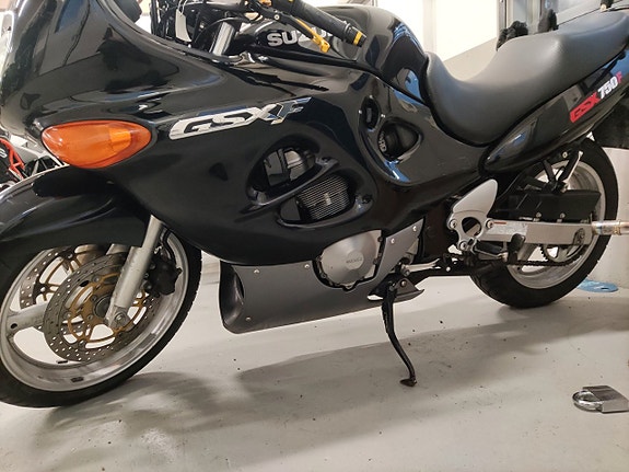 Suzuki GSX750F