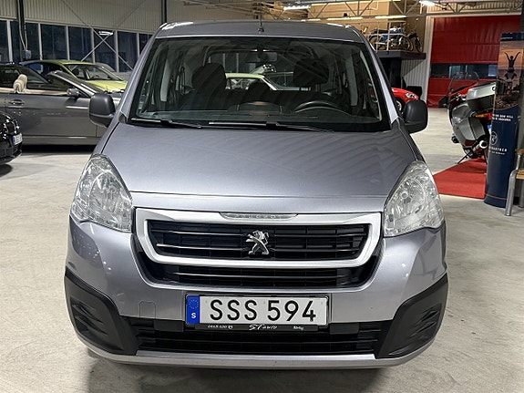Peugeot Partner Tepee 2 of 12