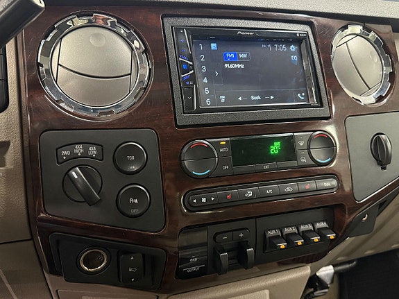 Ford F-250 9 of 14