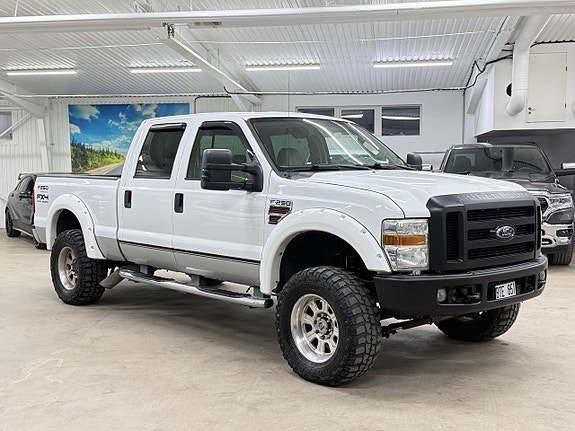 Ford F-250 4 of 5