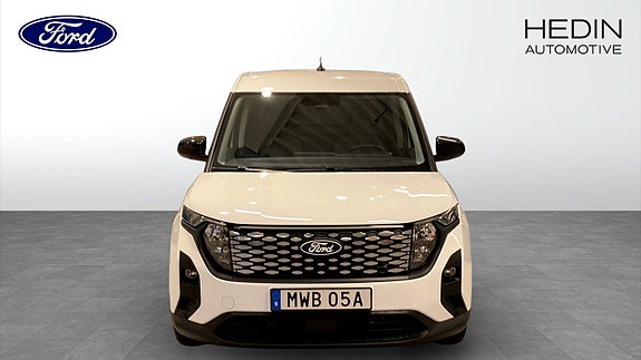 Ford E-Transit Courier 8 of 9