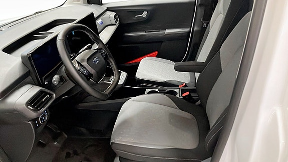 Ford E-Transit Courier 3 of 5