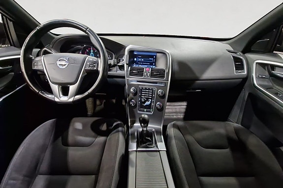 Volvo XC60 11 of 17