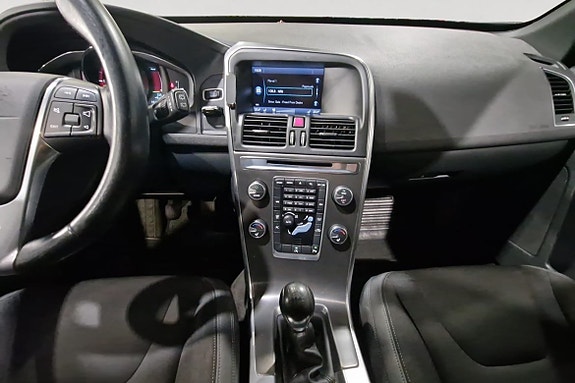 Volvo XC60 12 of 17