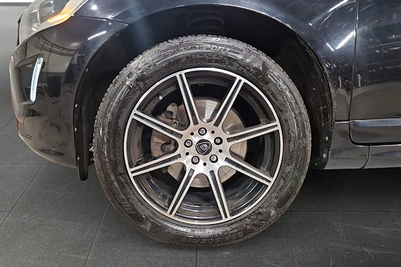 Volvo XC60 16 of 17